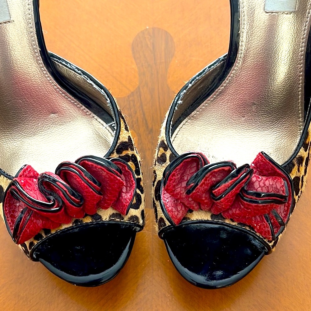 Steve Madden Peep Toe Leopard Pony Hair Stiletto with Red Ribbon Bow Size 8.5 - Picture 5 of 8